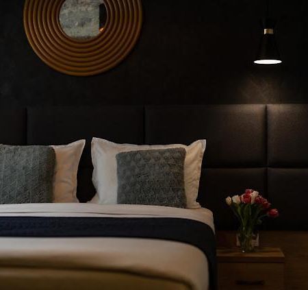 Pavillion 78 Hotel Bacau Ngoại thất bức ảnh